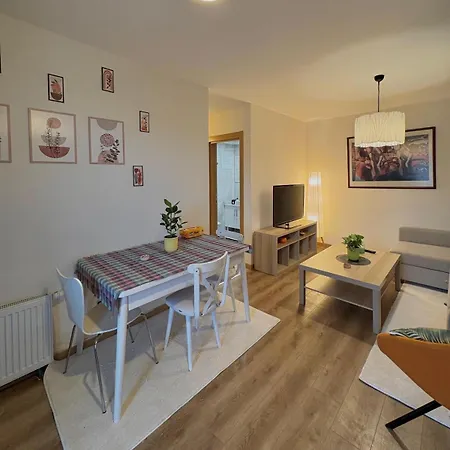 10 Mins To Takism - Cenrtal & New Modern Flat *